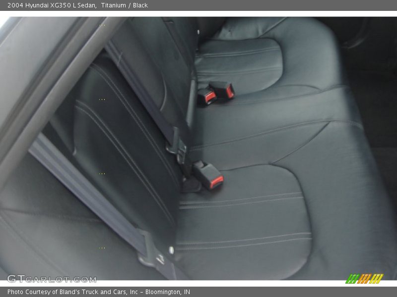 Titanium / Black 2004 Hyundai XG350 L Sedan