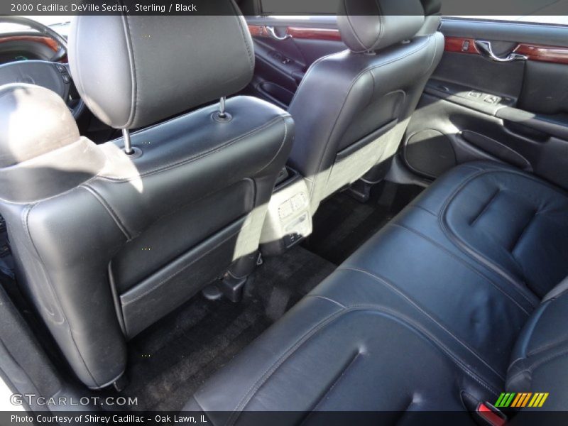 Sterling / Black 2000 Cadillac DeVille Sedan