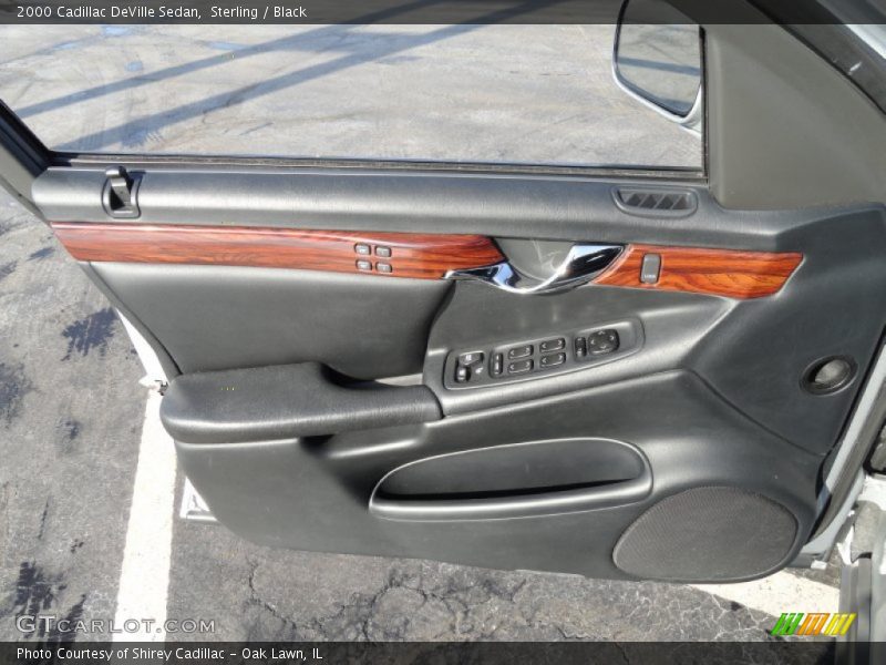 Sterling / Black 2000 Cadillac DeVille Sedan