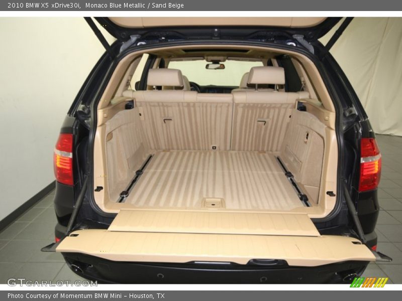  2010 X5 xDrive30i Trunk