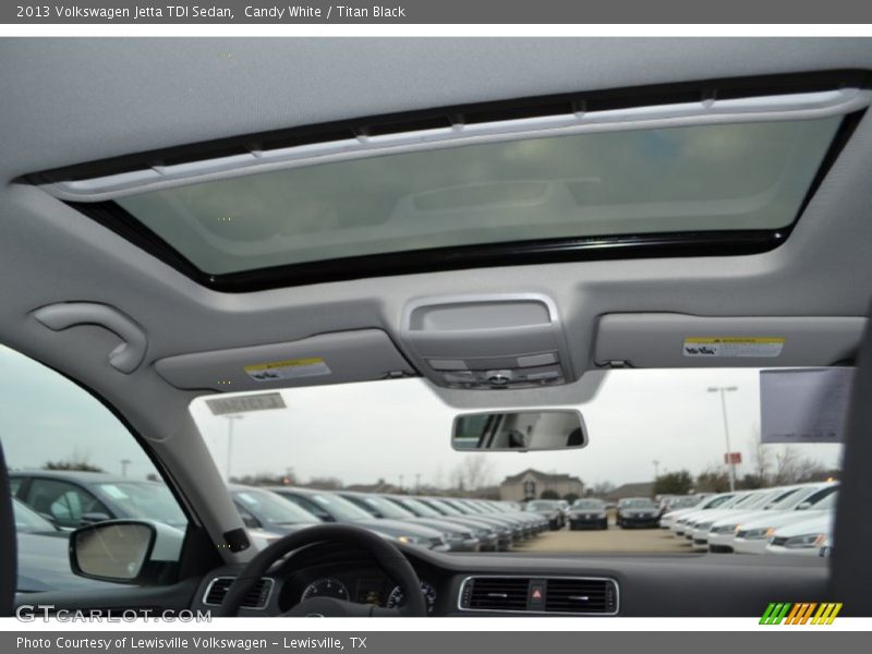 Candy White / Titan Black 2013 Volkswagen Jetta TDI Sedan