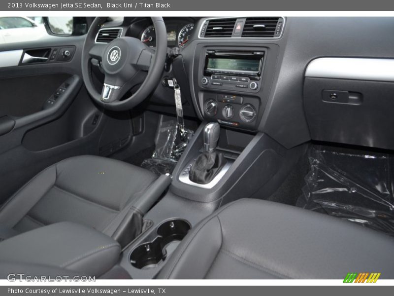 Black Uni / Titan Black 2013 Volkswagen Jetta SE Sedan