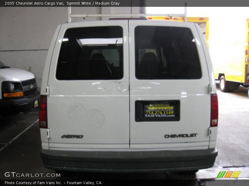 Summit White / Medium Gray 2005 Chevrolet Astro Cargo Van