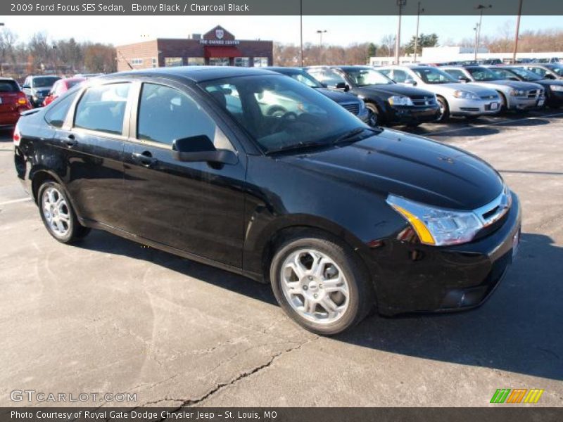 Front 3/4 View of 2009 Focus SES Sedan