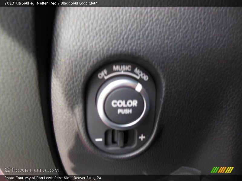 Molten Red / Black Soul Logo Cloth 2013 Kia Soul +