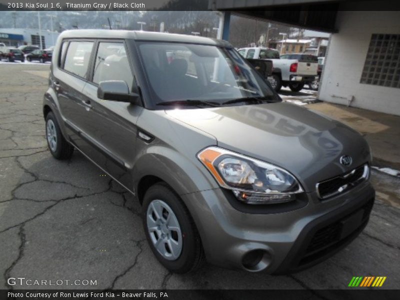 Titanium Gray / Black Cloth 2013 Kia Soul 1.6