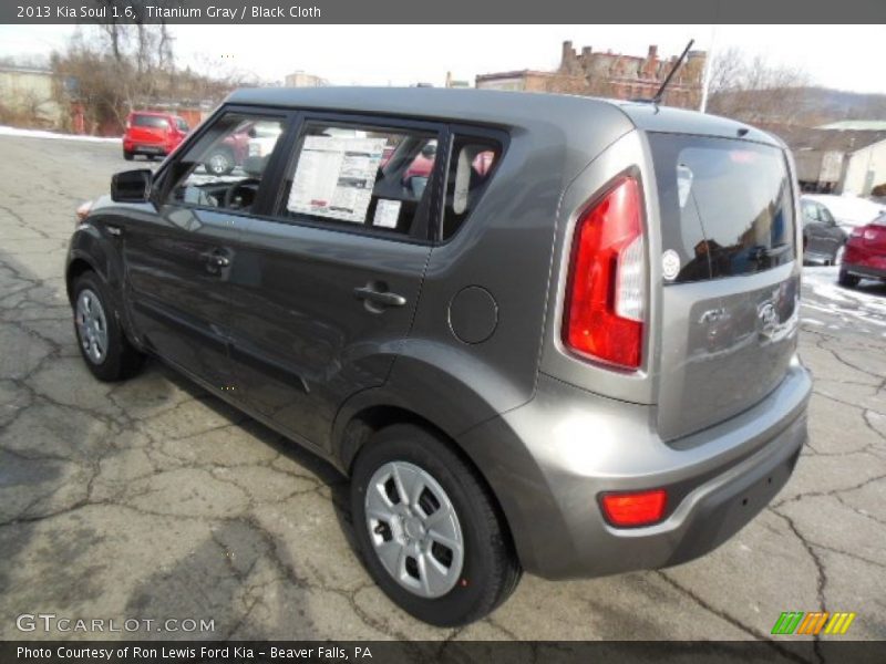 Titanium Gray / Black Cloth 2013 Kia Soul 1.6