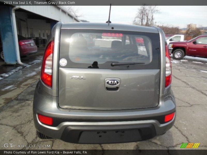 Titanium Gray / Black Cloth 2013 Kia Soul 1.6