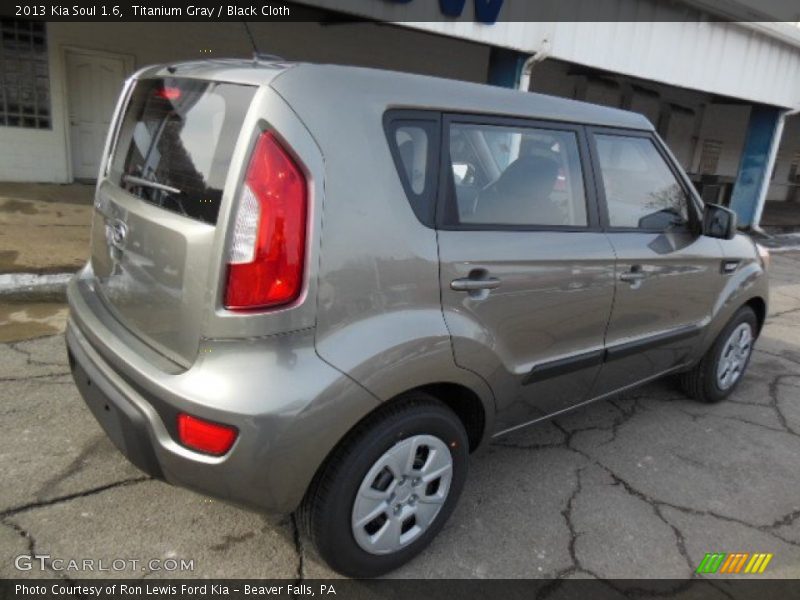 Titanium Gray / Black Cloth 2013 Kia Soul 1.6