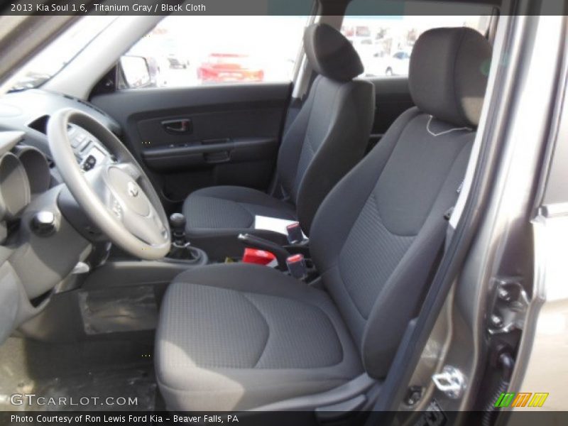 Front Seat of 2013 Soul 1.6
