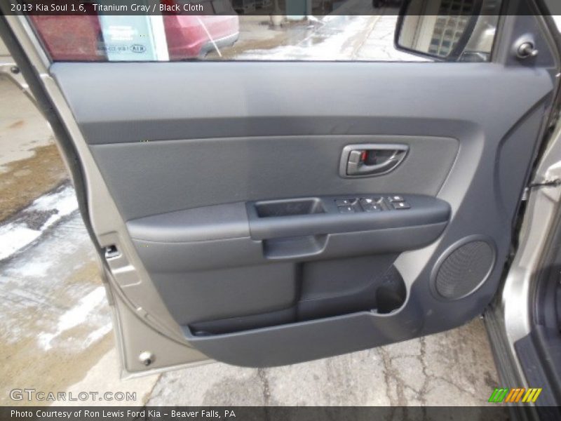 Titanium Gray / Black Cloth 2013 Kia Soul 1.6