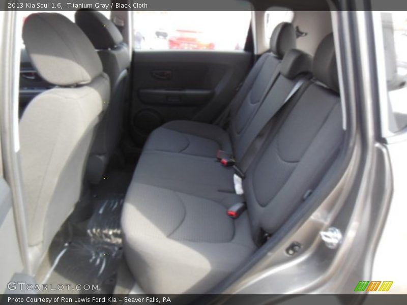 Titanium Gray / Black Cloth 2013 Kia Soul 1.6