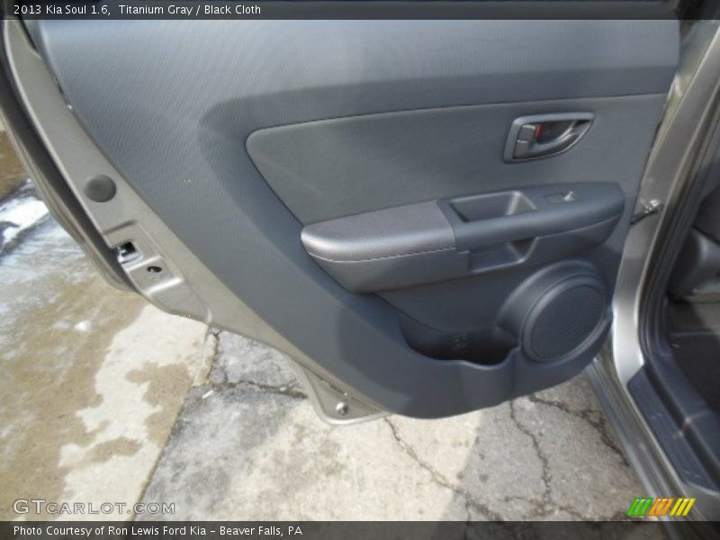 Titanium Gray / Black Cloth 2013 Kia Soul 1.6