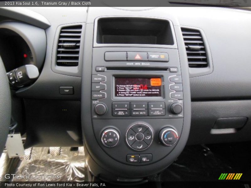 Titanium Gray / Black Cloth 2013 Kia Soul 1.6