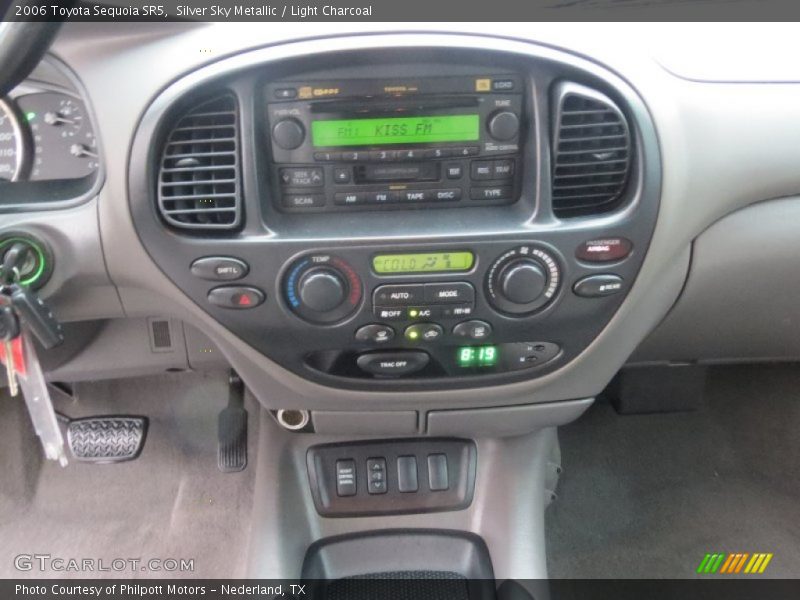 Controls of 2006 Sequoia SR5
