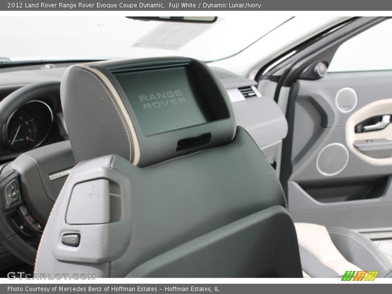 Entertainment System of 2012 Range Rover Evoque Coupe Dynamic