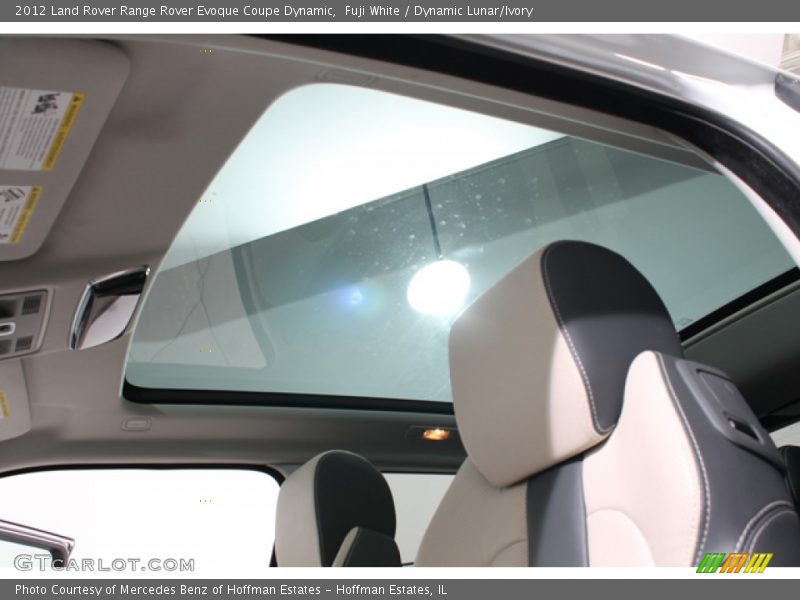 Sunroof of 2012 Range Rover Evoque Coupe Dynamic