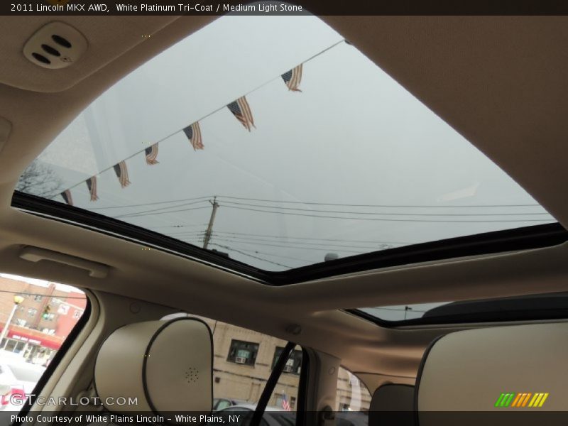 White Platinum Tri-Coat / Medium Light Stone 2011 Lincoln MKX AWD