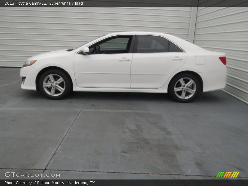 Super White / Black 2013 Toyota Camry SE