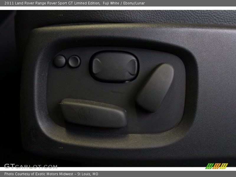 Controls of 2011 Range Rover Sport GT Limited Edition