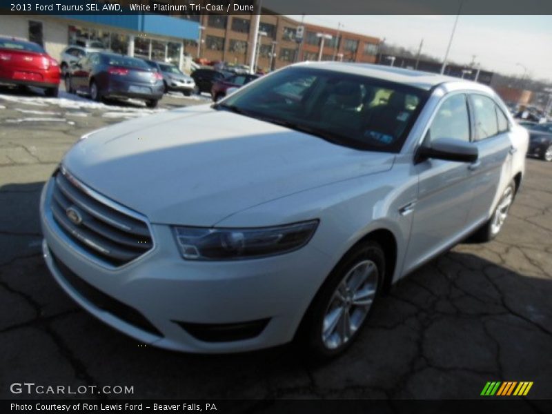 White Platinum Tri-Coat / Dune 2013 Ford Taurus SEL AWD
