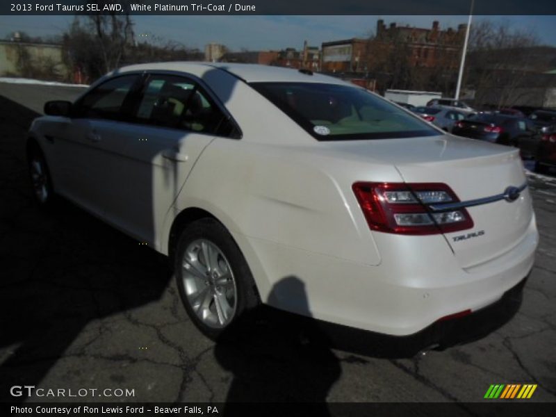 White Platinum Tri-Coat / Dune 2013 Ford Taurus SEL AWD