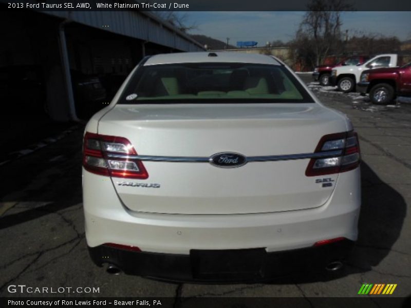 White Platinum Tri-Coat / Dune 2013 Ford Taurus SEL AWD