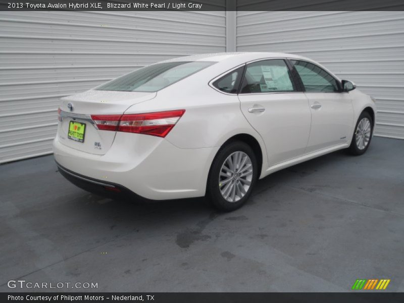 Blizzard White Pearl / Light Gray 2013 Toyota Avalon Hybrid XLE