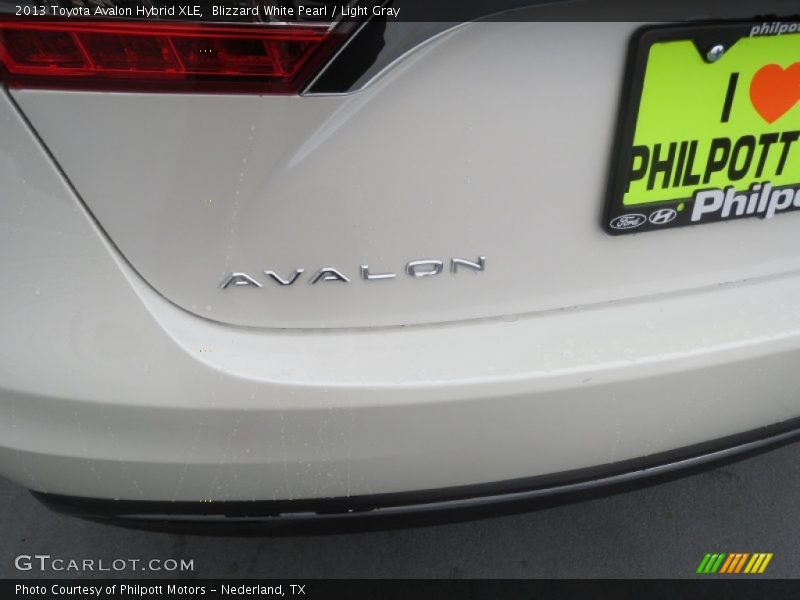 Blizzard White Pearl / Light Gray 2013 Toyota Avalon Hybrid XLE
