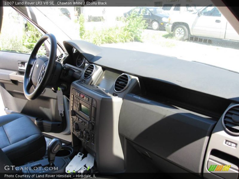 Chawton White / Ebony Black 2007 Land Rover LR3 V8 SE
