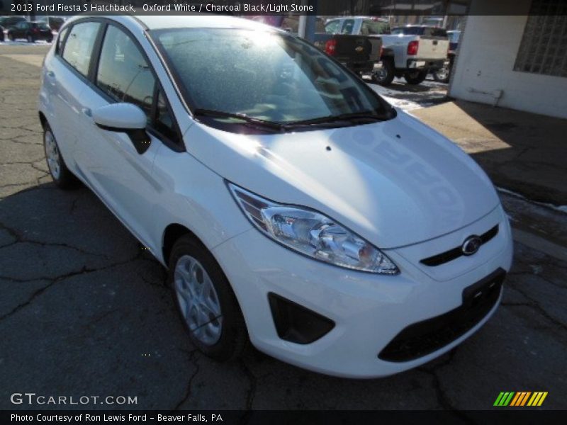 Oxford White / Charcoal Black/Light Stone 2013 Ford Fiesta S Hatchback