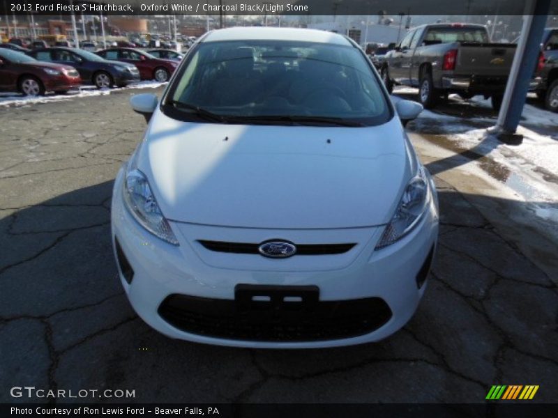 Oxford White / Charcoal Black/Light Stone 2013 Ford Fiesta S Hatchback