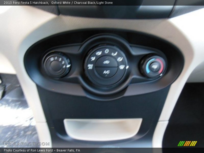 Oxford White / Charcoal Black/Light Stone 2013 Ford Fiesta S Hatchback