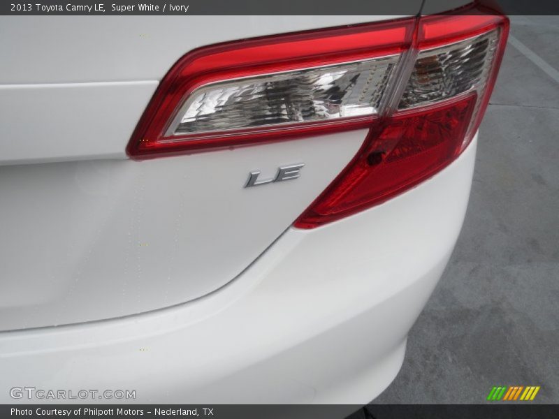Super White / Ivory 2013 Toyota Camry LE