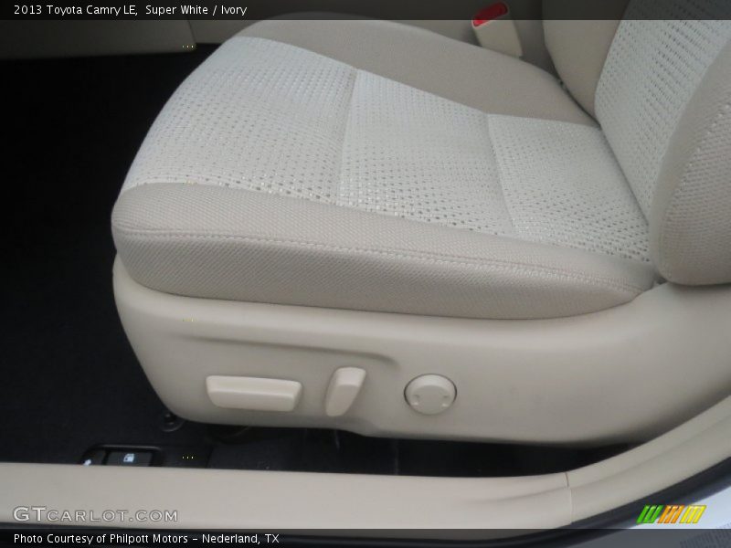 Super White / Ivory 2013 Toyota Camry LE