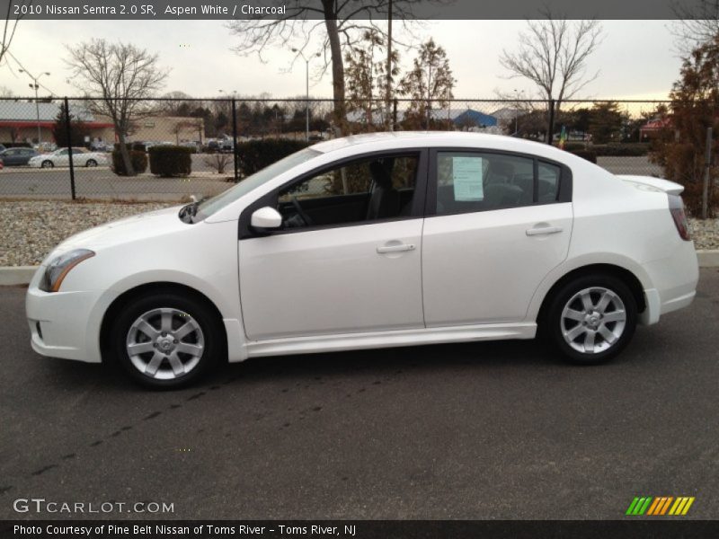 Aspen White / Charcoal 2010 Nissan Sentra 2.0 SR