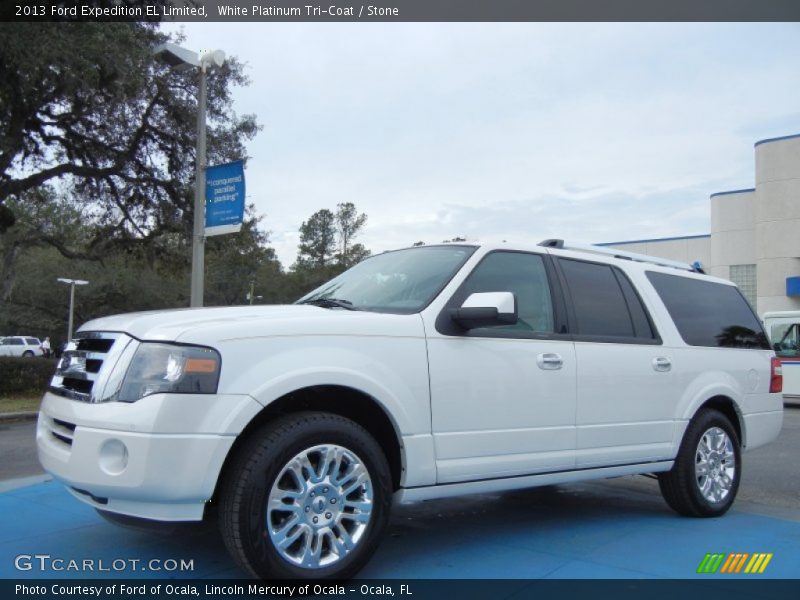 Front 3/4 View of 2013 Expedition EL Limited