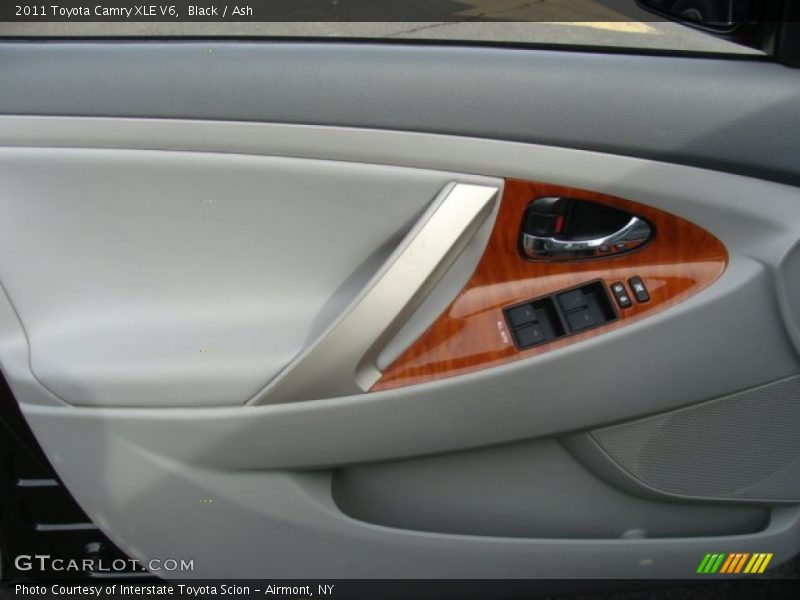 Black / Ash 2011 Toyota Camry XLE V6