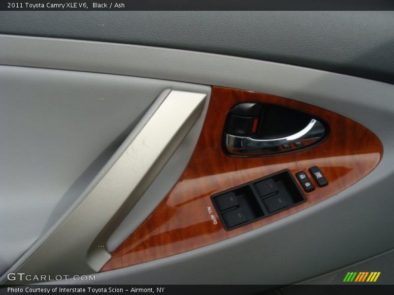 Black / Ash 2011 Toyota Camry XLE V6