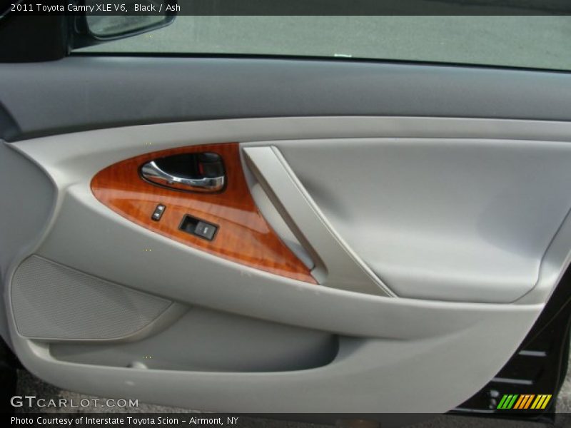 Black / Ash 2011 Toyota Camry XLE V6