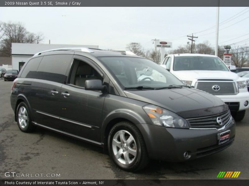 Front 3/4 View of 2009 Quest 3.5 SE