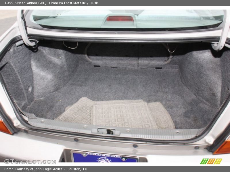  1999 Altima GXE Trunk
