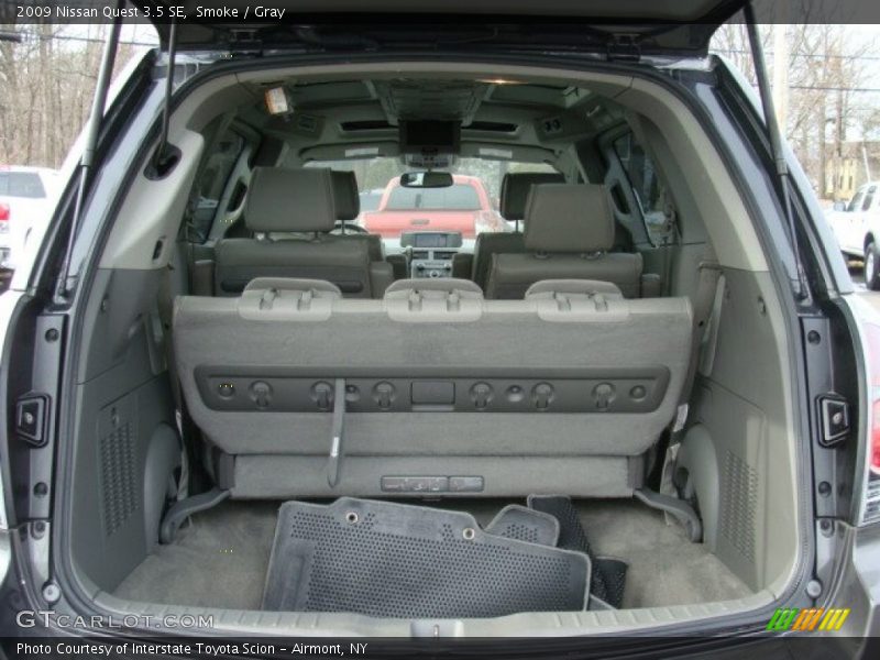  2009 Quest 3.5 SE Trunk