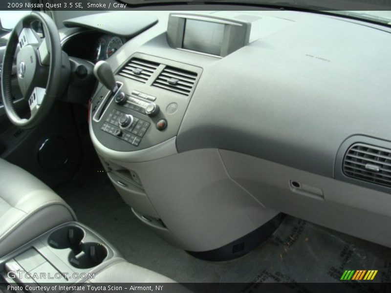 Dashboard of 2009 Quest 3.5 SE