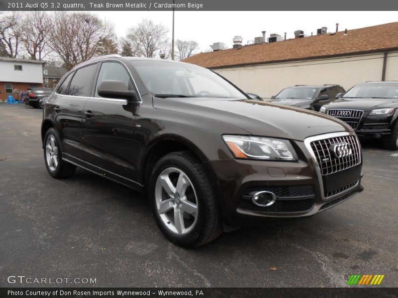 Front 3/4 View of 2011 Q5 3.2 quattro