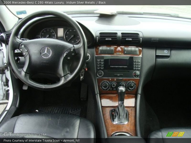 Dashboard of 2006 C 280 4Matic Luxury