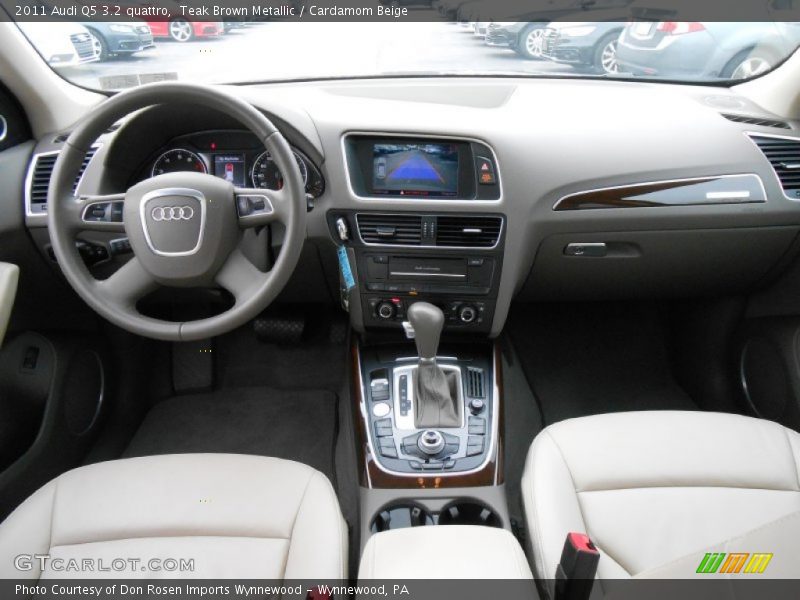 Dashboard of 2011 Q5 3.2 quattro