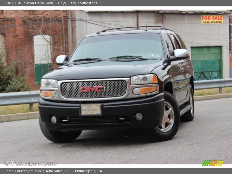 Onyx Black / Sandstone 2004 GMC Yukon Denali AWD