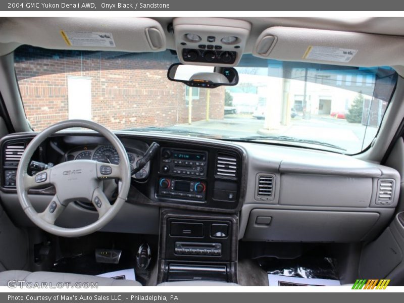Onyx Black / Sandstone 2004 GMC Yukon Denali AWD