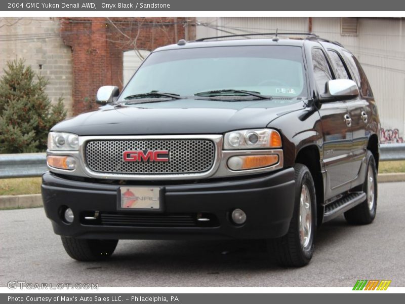 Onyx Black / Sandstone 2004 GMC Yukon Denali AWD